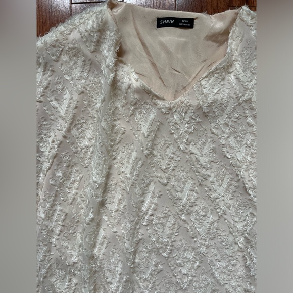 SHEIN NAJMA V-neck Bell sleeve Textured Dress - Picture 5 of 11